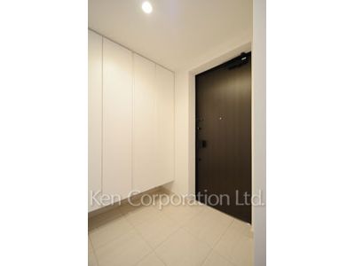 Entrance ※Photo of the same layout on 36 floor. Decoration and fixture may differ.