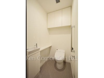 Lavatory ※Photo of the same layout on 37 floor. Decoration and fixture may differ.