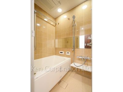 Bath ※Photo of the same layout on 37 floor. Decoration and fixture may differ.
