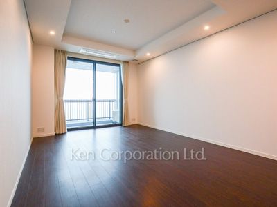 Living-Dining ※Photo of the same layout on 37 floor. Decoration and fixture may differ.