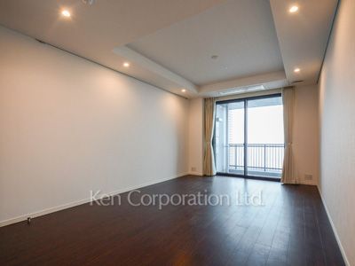 Living-Dining ※Photo of the same layout on 37 floor. Decoration and fixture may differ.