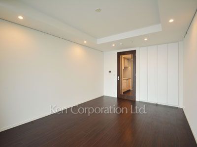 Living-Dining ※Photo of the same layout on 37 floor. Decoration and fixture may differ.