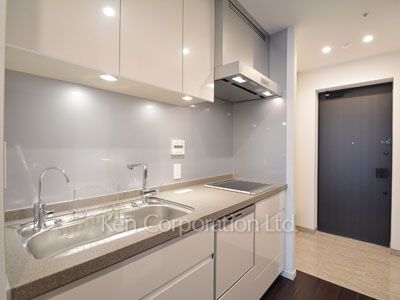 Kitchen ※Photo of the same layout on 37 floor. Decoration and fixture may differ.