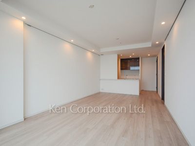 Living-Dining ※Photo of the same layout on 37 floor. Decoration and fixture may differ.