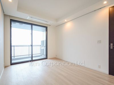 Master Bedroom ※Photo of the same layout on 37 floor. Decoration and fixture may differ.