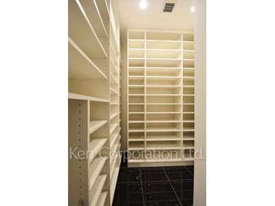 Closet ※Photo of the same layout on 37 floor. Decoration and fixture may differ.