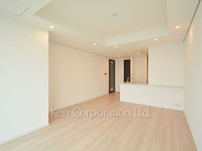 Living-Dining ※Photo of the same layout on 37 floor. Decoration and fixture may differ.