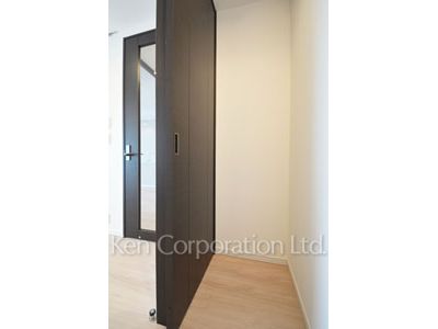 Closet ※Photo of the same layout on 37 floor. Decoration and fixture may differ.