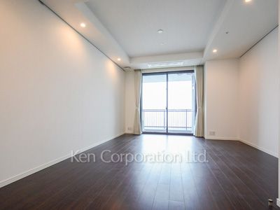 Living-Dining ※Photo of the same layout on 37 floor. Decoration and fixture may differ.
