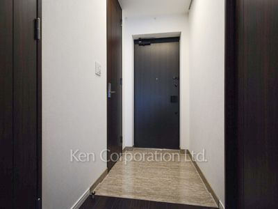 Entrance ※Photo of the same layout on 37 floor. Decoration and fixture may differ.