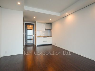 Living-Dining ※Photo of the same layout on 37 floor. Decoration and fixture may differ.