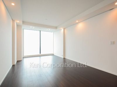Living-Dining ※Photo of the same layout on 37 floor. Decoration and fixture may differ.