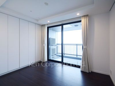 Bedroom ※Photo of the same layout on 35 floor. Decoration and fixture may differ.