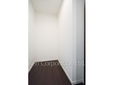 Storage ※Photo of the same layout on 37 floor. Decoration and fixture may differ.