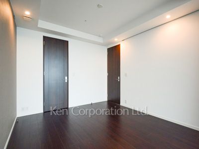 Master Bedroom ※Photo of the same layout on 37 floor. Decoration and fixture may differ.
