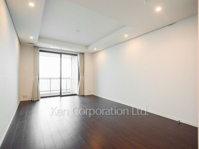 Living-Dining ※Photo of the same layout on 37 floor. Decoration and fixture may differ.