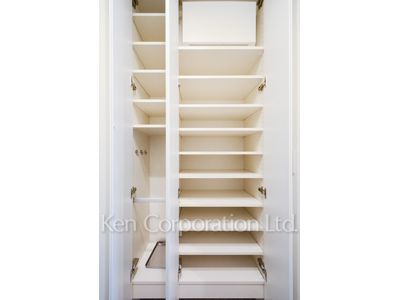 Shoes Closet ※Photo of the same layout on 37 floor. Decoration and fixture may differ.
