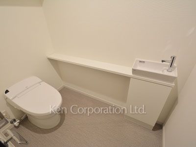 Lavatory ※Photo of the same layout on 37 floor. Decoration and fixture may differ.