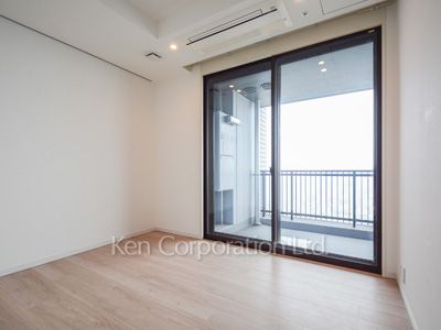 Bedroom ※Photo of the same layout on 37 floor. Decoration and fixture may differ.