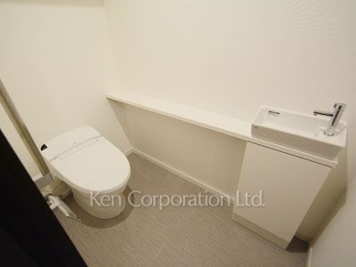 Lavatory ※Photo of the same layout on 37 floor. Decoration and fixture may differ.