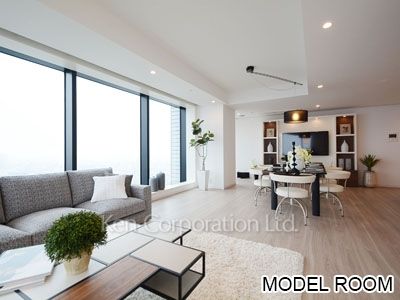 Living-Dining ※Photo of the same layout on 36 floor. Decoration and fixture may differ.