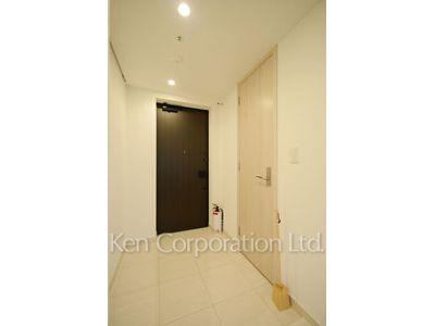 Entrance ※Photo of the same layout on 36 floor. Decoration and fixture may differ.
