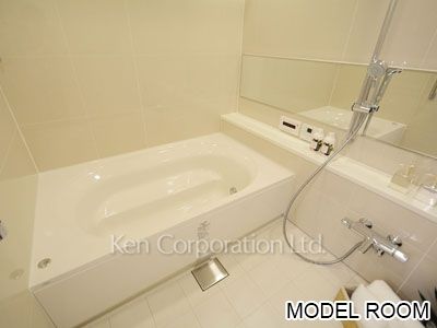 Bath ※Photo of the same layout on 36 floor. Decoration and fixture may differ.