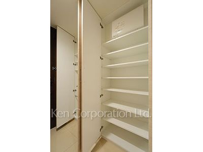 Shoes Closet