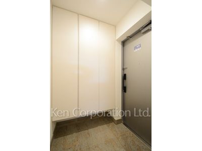 Entrance ※Photo of the same layout on 6 floor. Decoration and fixture may differ.