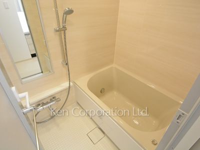 Bath ※Photo of the same layout on 6 floor. Decoration and fixture may differ.