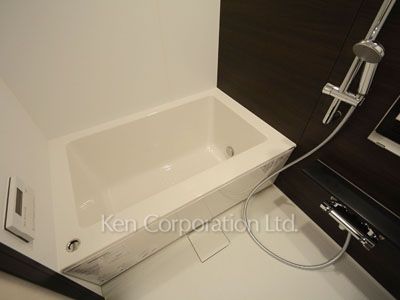 Bath ※Photo of the same layout on 14 floor. Decoration and fixture may differ.