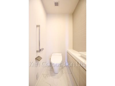 Lavatory ※Photo of the same layout on 22 floor. Decoration and fixture may differ.