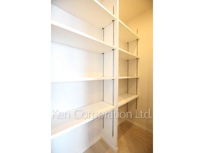 Storage ※Photo of the same layout on 22 floor. Decoration and fixture may differ.