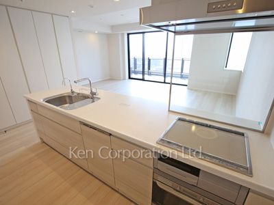 Kitchen ※Photo of the same layout on 22 floor. Decoration and fixture may differ.