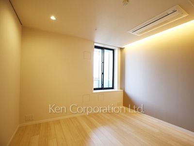 Master Bedroom ※Photo of the same layout on 20 floor. Decoration and fixture may differ.