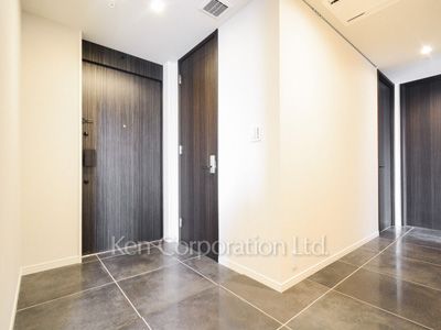 Entrance ※Photo of the same layout on 18 floor. Decoration and fixture may differ.