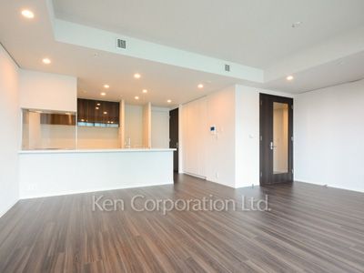 Living-Dining ※Photo of the same layout on 18 floor. Decoration and fixture may differ.