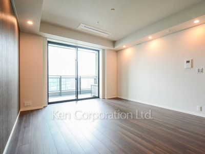 Master Bedroom ※Photo of the same layout on 18 floor. Decoration and fixture may differ.