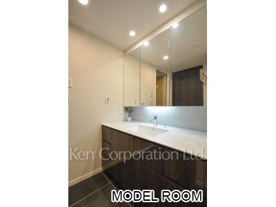 Powder Room ※Photo of the same layout on 18 floor. Decoration and fixture may differ.