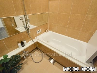 Bath ※Photo of the same layout on 18 floor. Decoration and fixture may differ.
