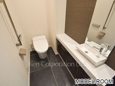 Lavatory ※Photo of the same layout on 18 floor. Decoration and fixture may differ.