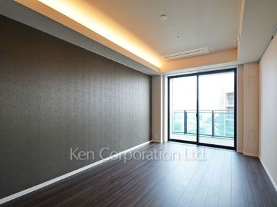 Master Bedroom ※Photo of the same layout on 15 floor. Decoration and fixture may differ.