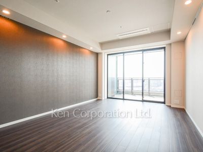 Master Bedroom ※Photo of the same layout on 18 floor. Decoration and fixture may differ.