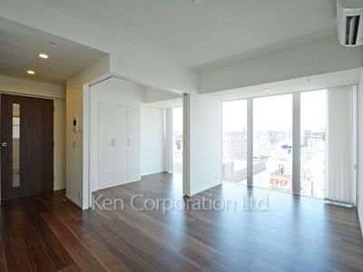 Living-Dining ※Photo of the same layout on 12 floor. Decoration and fixture may differ.