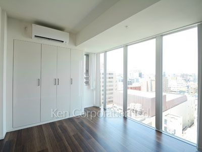 Bedroom ※Photo of the same layout on 12 floor. Decoration and fixture may differ.