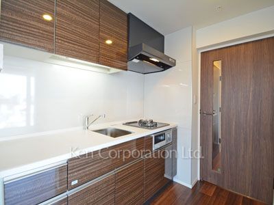Kitchen ※Photo of the same layout on 12 floor. Decoration and fixture may differ.