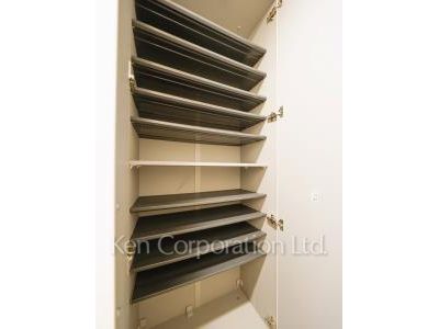 Shoes Closet