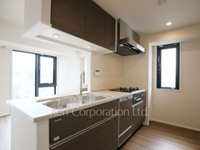 Kitchen ※Photo of the same layout on 6 floor. Decoration and fixture may differ.