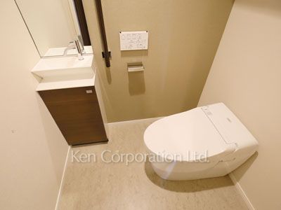 Lavatory ※Photo of the same layout on 6 floor. Decoration and fixture may differ.