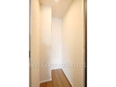 Closet ※Photo of the same layout on 6 floor. Decoration and fixture may differ.
